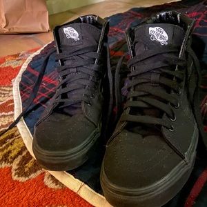 Vans men’s size 9.5 Sk8-hi black/black/black